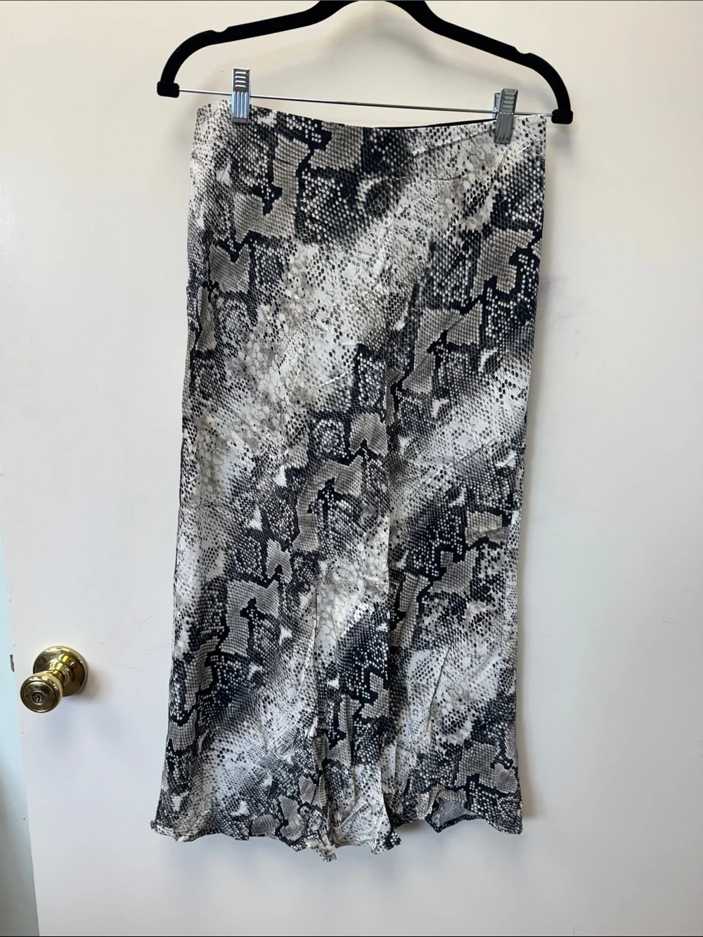 Sanctuary Black & White Snake-Print Midi Skirt